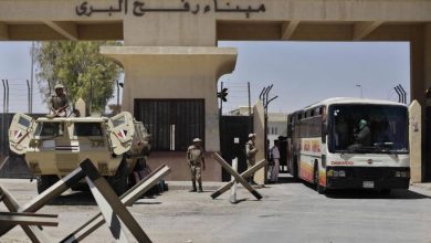 Photo of مصر تبلغ الوفد الفلسطيني بفتح شبه يومي لمعبر رفح بعد العيد والموافقة على تنفيذ 17 مشروعاً بغزة