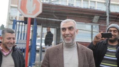 Photo of منعه من السفر لمدة شهر… الافراج عن الشيخ كمال خطيب بعد تحقيق بمزاعم التواصل مع “عميل أجنبي” ودعم جهات محظورة