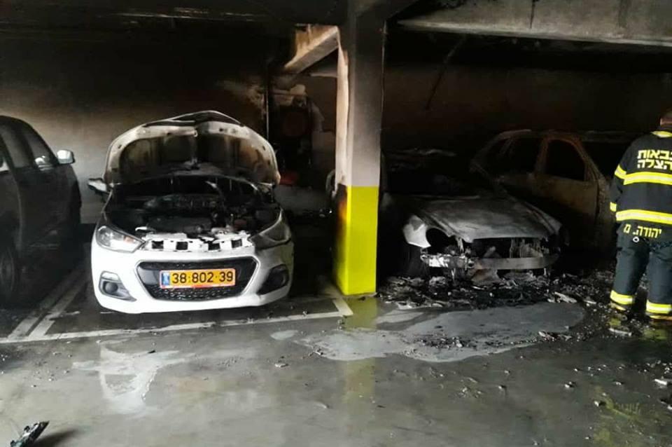 Photo of حريق يلتهم 7 مركبات في الناصرة وأضرار جسيمة بسيارات أخرى