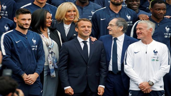 Photo of ماكرون واستثمار إنجازات فرنسا بـ”المونديال”: الكرة بخدمة الديمقراطيين أيضاً!
