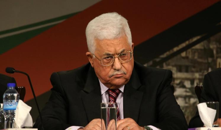 Photo of “هآرتس”: عباس هو العائق الرئيسي أمام تحسين الأوضاع الاقتصادية بغزة