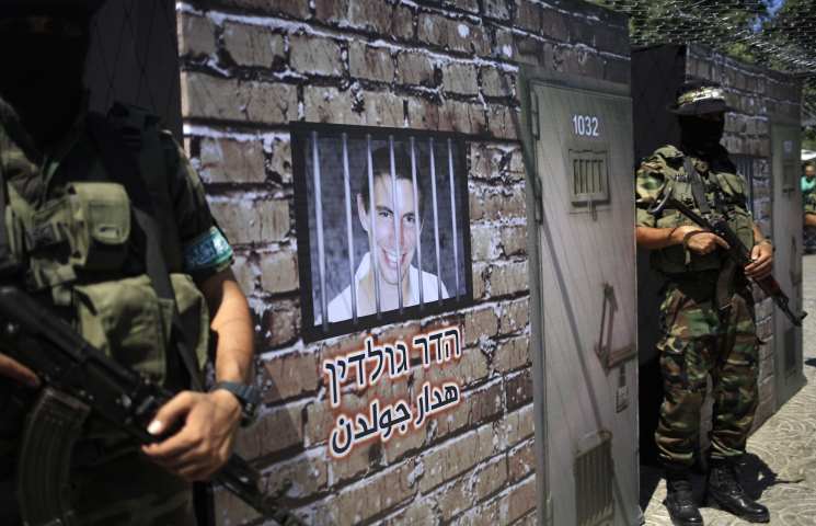Photo of والد جندي إسرائيلي فُقد في غزة: الحكومة استسلمت لحماس