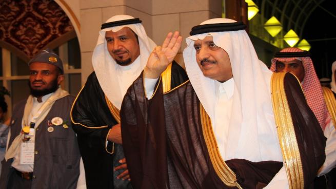 Photo of شقيق الملك السعودي: حرب اليمن مسؤولية الملك وولي عهده