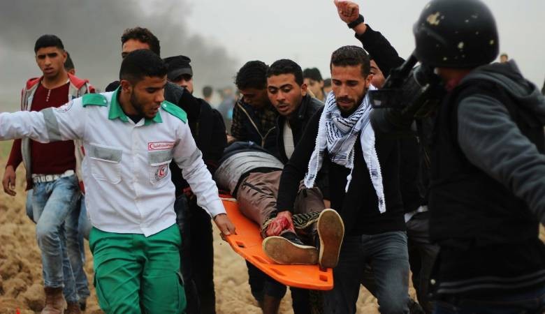 Photo of شهيد في غزة متأثرًا بجراحه بـ”مسيرة العودة”