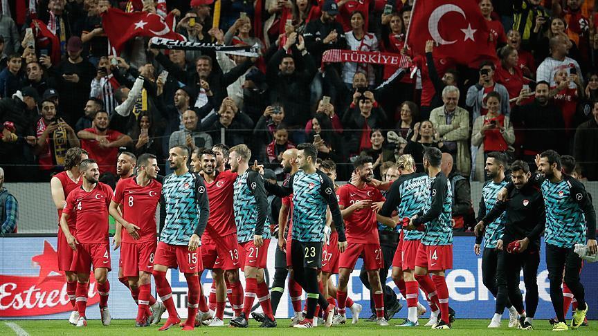 Photo of تركيا تقلب الطاولة على السويد في دوري أمم أوروبا