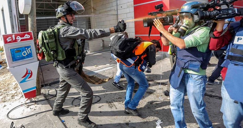 Photo of 48 انتهاكًا ضد الحريات الإعلامية في فلسطين خلال أيلول