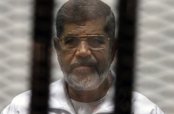 Photo of تفاصيل زيارة أسرة “مرسي” له في محبسه الشهر الماضي