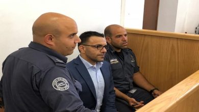 Photo of الاحتلال يقتحم مقرّ الإقامة الجبرية لمحافظ القدس
