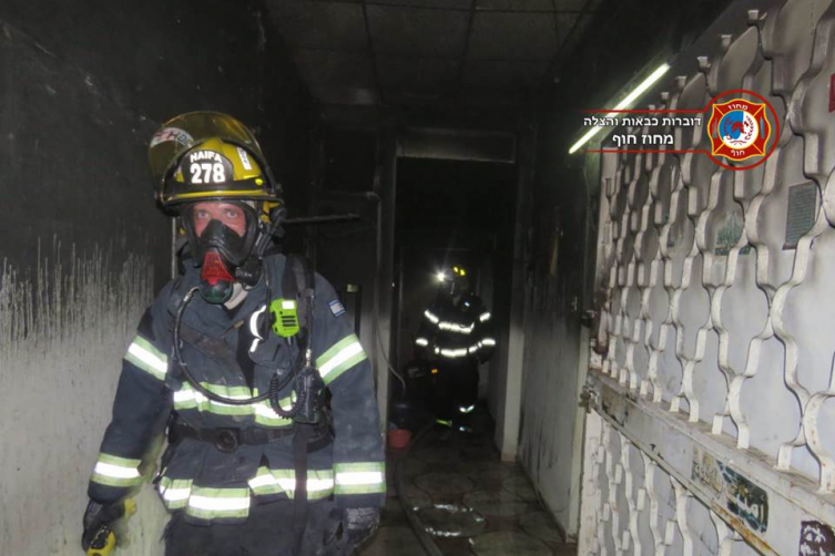 Photo of حريق في منزل بالناصرة واصابات جراء استنشاق الدخان