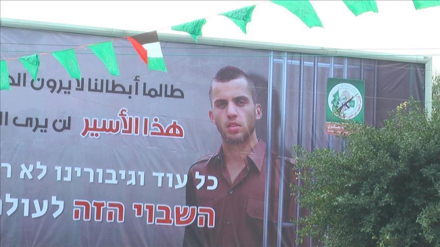 Photo of في الذكرى الـ 7 لـ “شاليط”.. صفقة جديدة بين حماس وإسرائيل