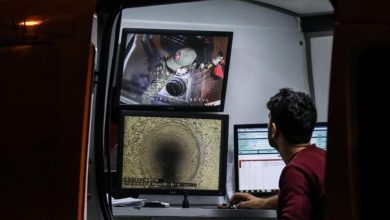 Photo of خبراء يفحصون شبكة الصرف الصحي في شارع القنصلية السعودية بإسطنبول