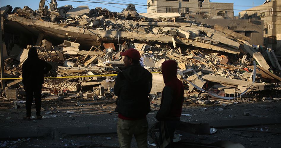 Photo of مركز العودة يحذر من نتائج كارثية لتصعيد الاحتلال بغزة