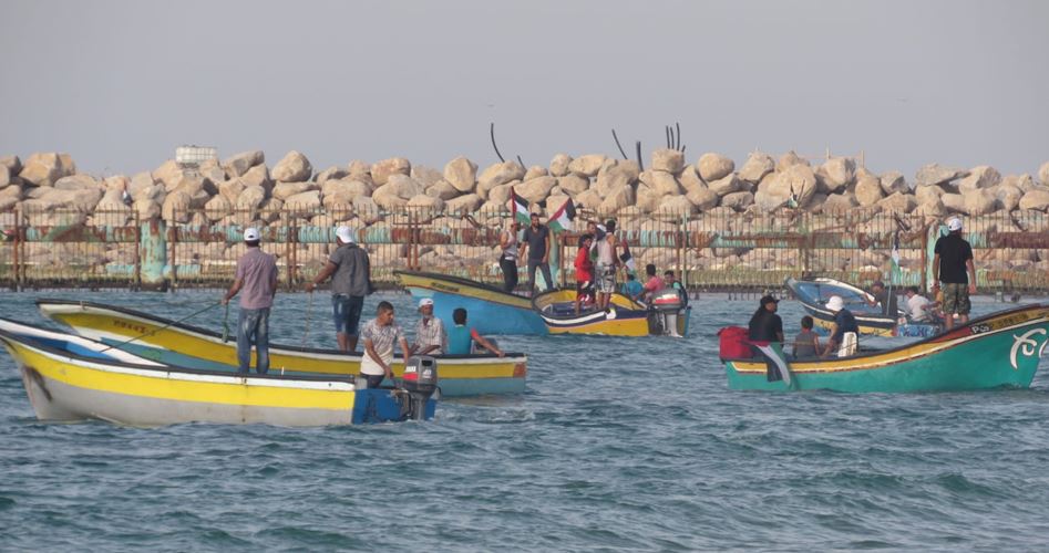 Photo of 25 إصابة بقمع الاحتلال الحراك البحري الـ16 شمال القطاع