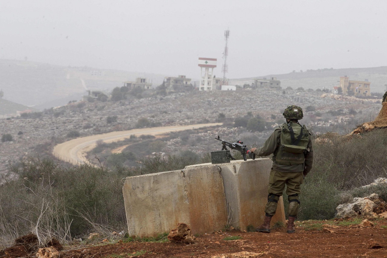 Photo of هآرتس: عيون إسرائيل على لبنان بوقت تتقاتل فيه الرياض وطهران