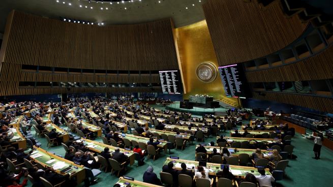 Photo of الأمم المتحدة تعتمد بأغلبية ساحقة الميثاق العالمي للاجئين
