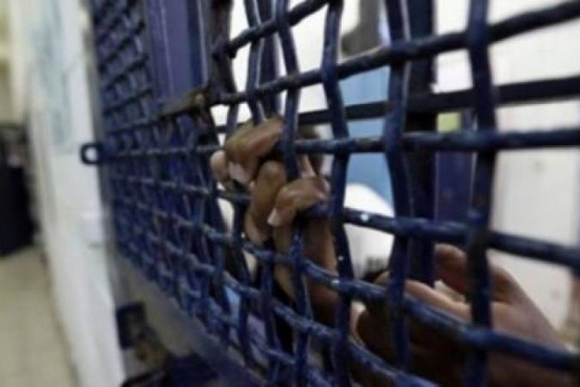 Photo of هيئة الأسرى تحذر من استمرار سياسة العزل بالسجون الإسرائيلية