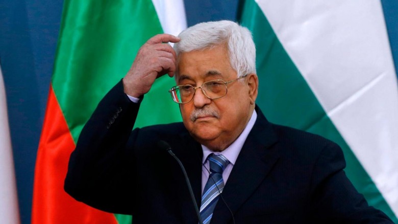 Photo of ​عباس يقرر فصل موظفي غزة وإقالة الحكومة