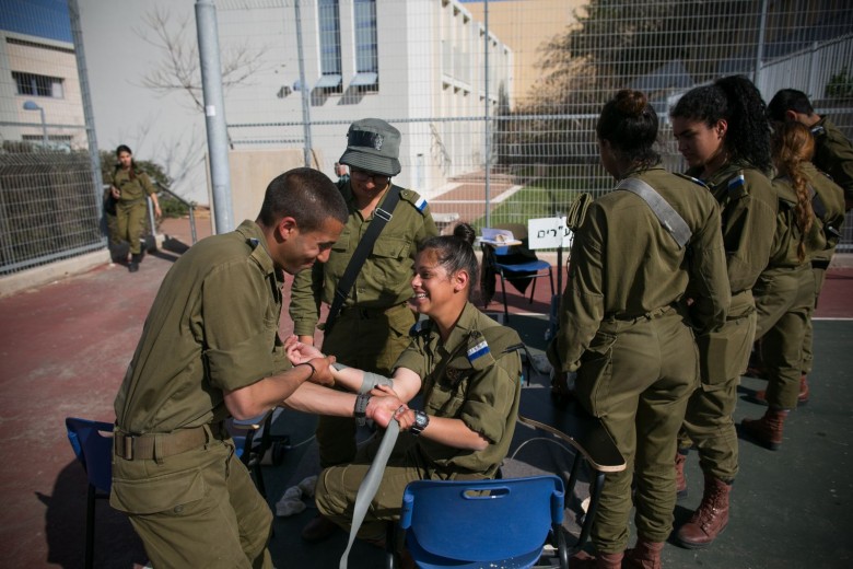 Photo of تورط جنود في الجيش الإسرائيلي بتعاطي مخدرات في غلاف غزة