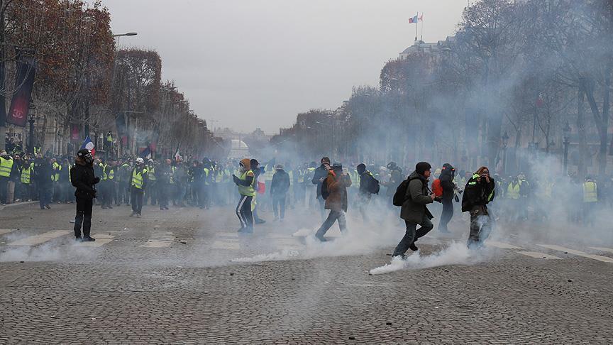 Photo of “الداخلية الفرنسية” تعلن السيطرة على المظاهرات وتوقيف 1385