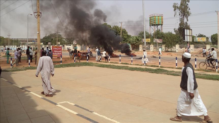 Photo of احتجاجات الخبز في 12 ولاية سودانية.. و15 مدينة