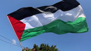 Photo of مشروع قانون إسرائيلي لمعاقبة من يرفع العلم الفلسطيني