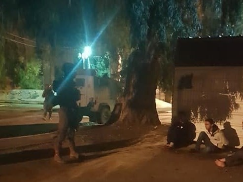 Photo of الاحتلال يعتقل 18 شخصا في الضفة الغربية