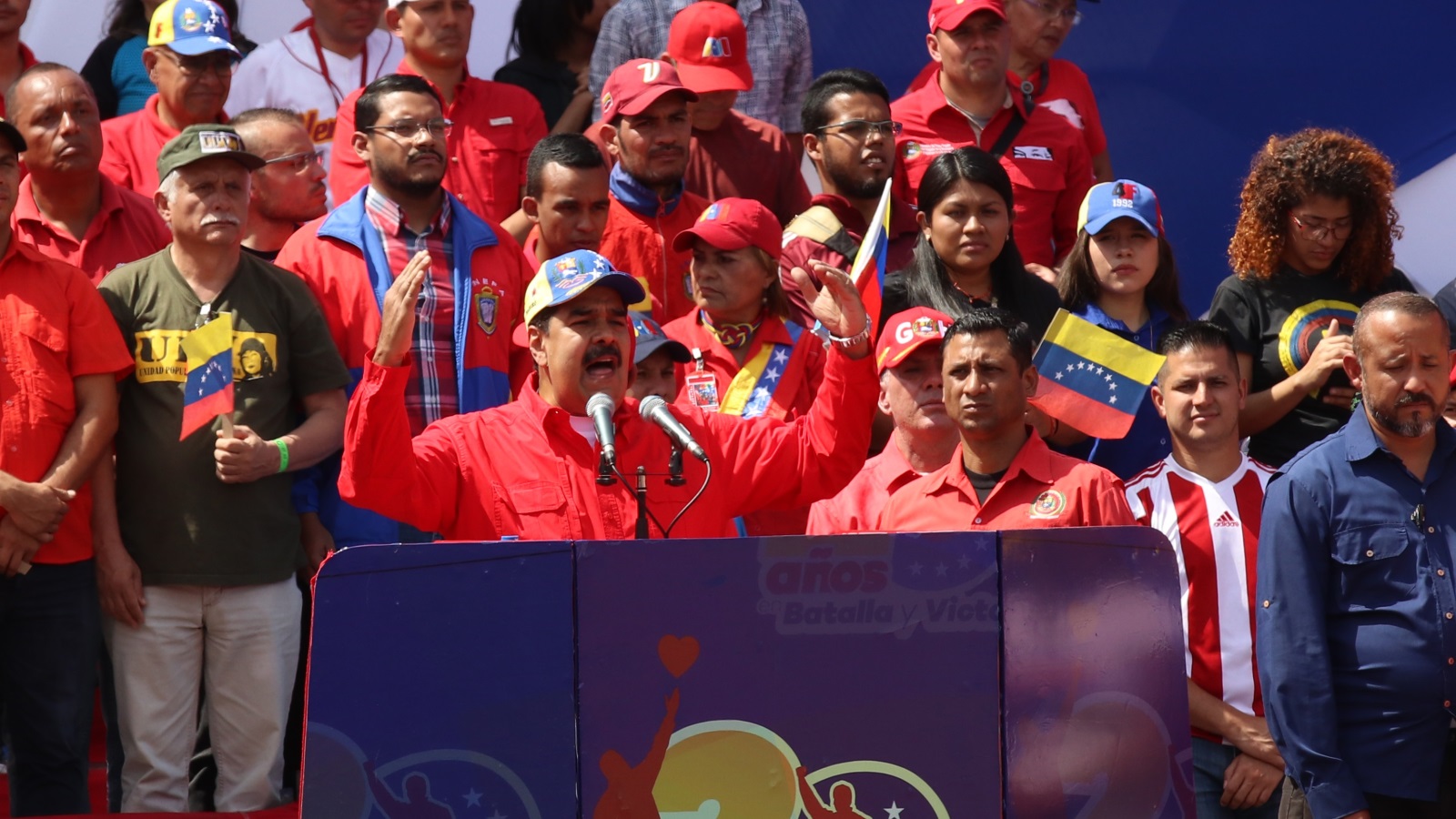 Photo of مادورو يقترح إجراء انتخابات مبكرة لإنهاء أزمة فنزويلا
