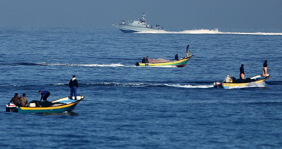 Photo of الاحتلال يعيد فتح بحر غزة أمام الصيادين