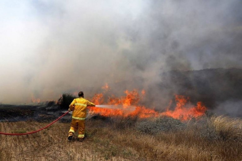 Photo of محلل إسرائيلي: استمرار الحرائق يؤكد أن وقف إطلاق النار أكذوبة