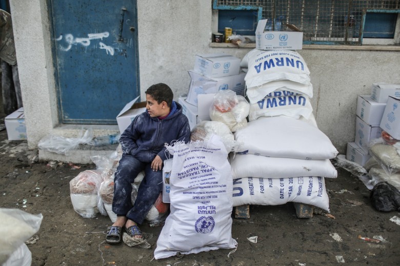 Photo of الأونروا: مليون فلسطيني بغزة بحاجة لمعونات كل 3 أشهر