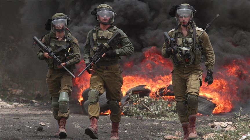 Photo of حالات اختناق خلال مواجهات عنيفة بين فلسطينيين وجيش الإحتلال
