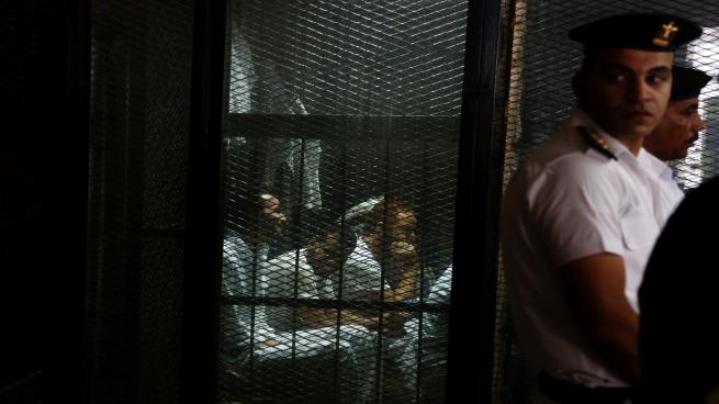 Photo of التعذيب يودي بحياة شاب مصري معتقل منذ 6 سنوات