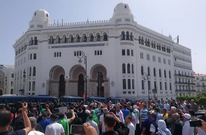 Photo of ردا على ابن صالح.. جمعة جديدة من المظاهرت بالجزائر