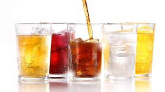 Photo of الإفراط في تناول المشروبات السكرية يزيد مخاطر الإصابة بالسرطان