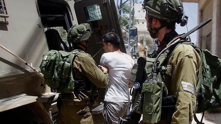 Photo of إسرائيل تعلن اعتقال 3 نشطاء من حماس في الضفة