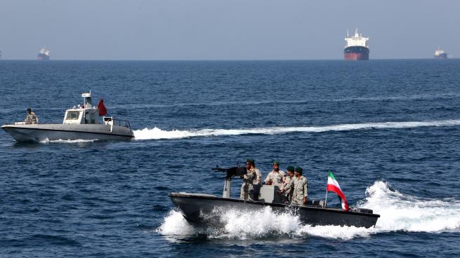 Photo of قائد البحرية الإيرانية: نراقب السفن الأميركية وسنشكّل تحالفاً لحماية الملاحة بالخليج