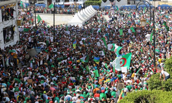 Photo of الجزائريون يتأهبون لمليونية الاستقلال.. والشرطة في حالة استنفار قصوى