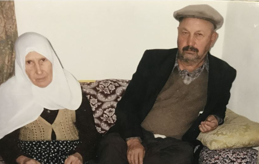 Photo of رجل يفارق الحياة بعد وفاة زوجته بـ 26 دقيقة.. أحبا بعضهما كثيراً وعاشا 92 عاماً