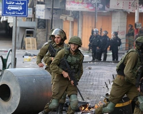 Photo of الاحتلال يبدأ مناورة عسكرية بالخليل