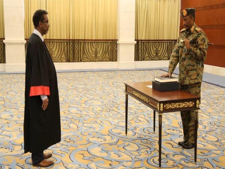 Photo of البرهان يؤدي اليمين الدستورية رئيساً لمجلس السيادة في السودان