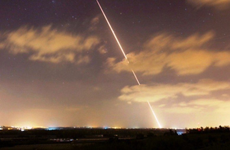 Photo of إطلاق صواريخ من غزة على مستوطنات غلاف غزة