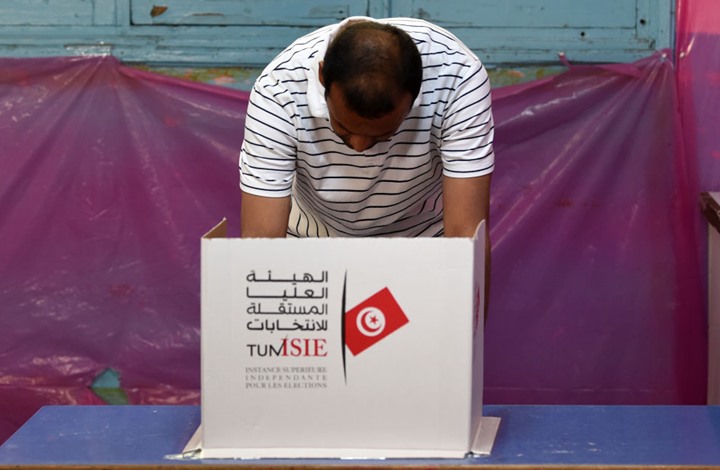 Photo of منظمة حقوقية تحذر من تدخل إسرائيلي بانتخابات تونس