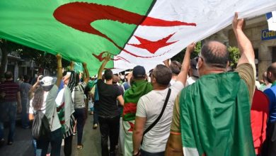 Photo of هيومن رايتس ووتش تندد بـ “تشديد الخناق” على الاحتجاجات في الجزائر