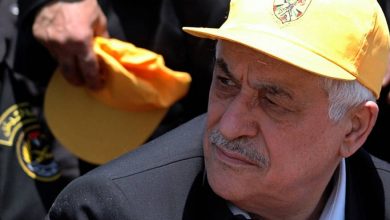 Photo of حماس: استعداد السلطة للتفاوض يؤكد إصرارها على مخالفة الإجماع الوطني