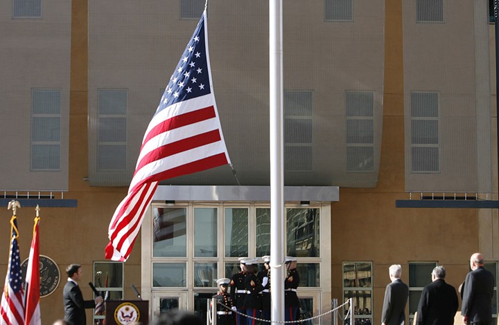 Photo of سقوط قذائف هاون قرب السفارة الأمريكية في بغداد