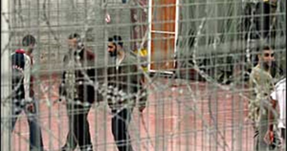 Photo of 100 أسير يواصلون الإضراب ضد أجهزة التشويش في السجون