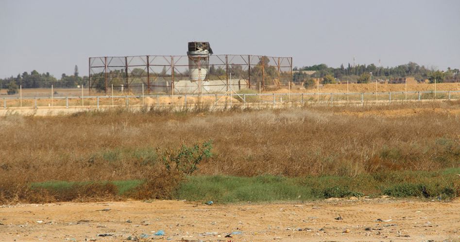 Photo of الذباب يهاجم قواعد الجيش الإسرائيلي على حدود غزة