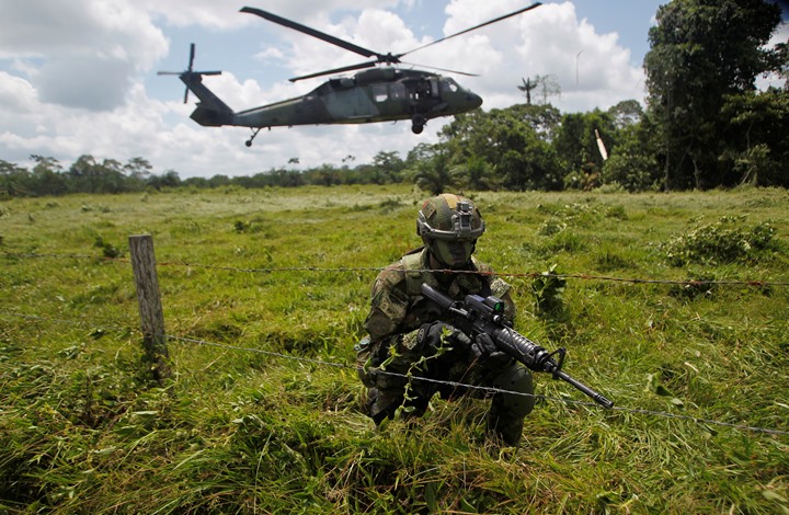Photo of مادورو يحذر من هجوم كولومبي ويأمر بتأهب على الحدود