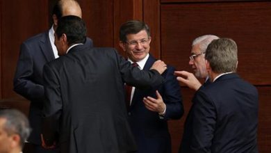 Photo of الحزب الحاكم بتركيا يحدد مهلة لداوود أوغلو للدفاع عن نفسه
