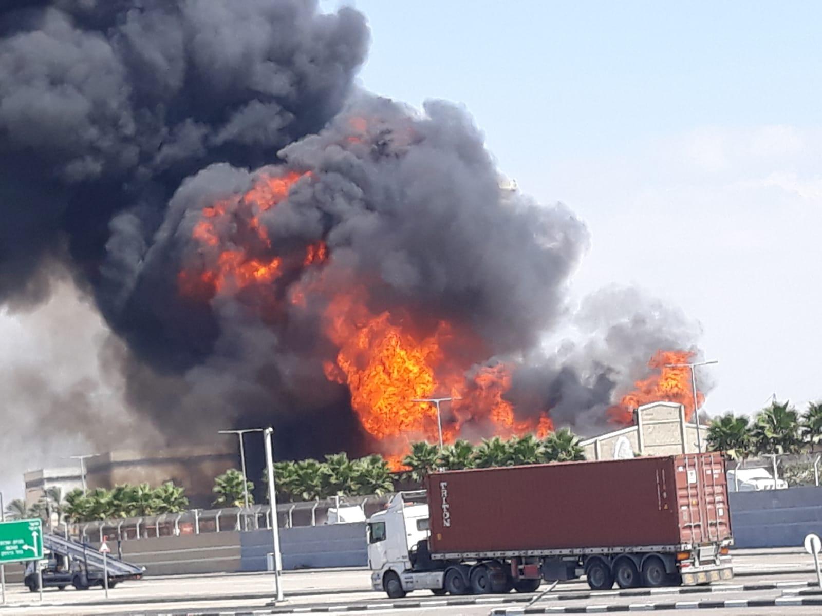 Photo of حريق في مصنع “شيمن” قرب ميناء حيفا
